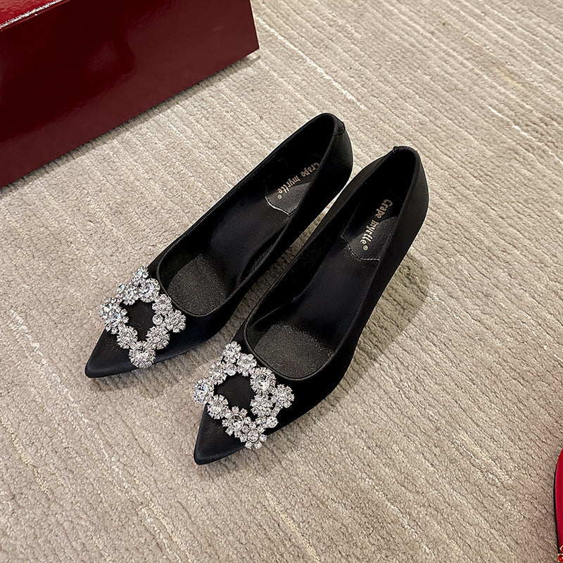 Dame elegante Pumps med strassbesat dekoration Stilla