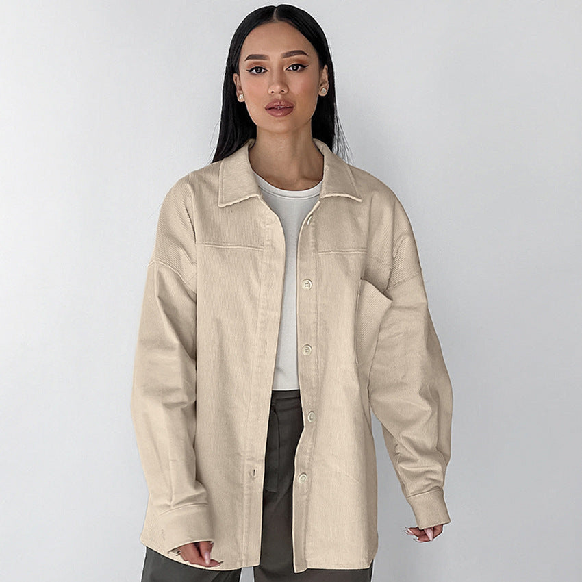 Dame afslappet oversized skjortejakke lavet af blødt kordfløjl med praktiske lommer Stilla