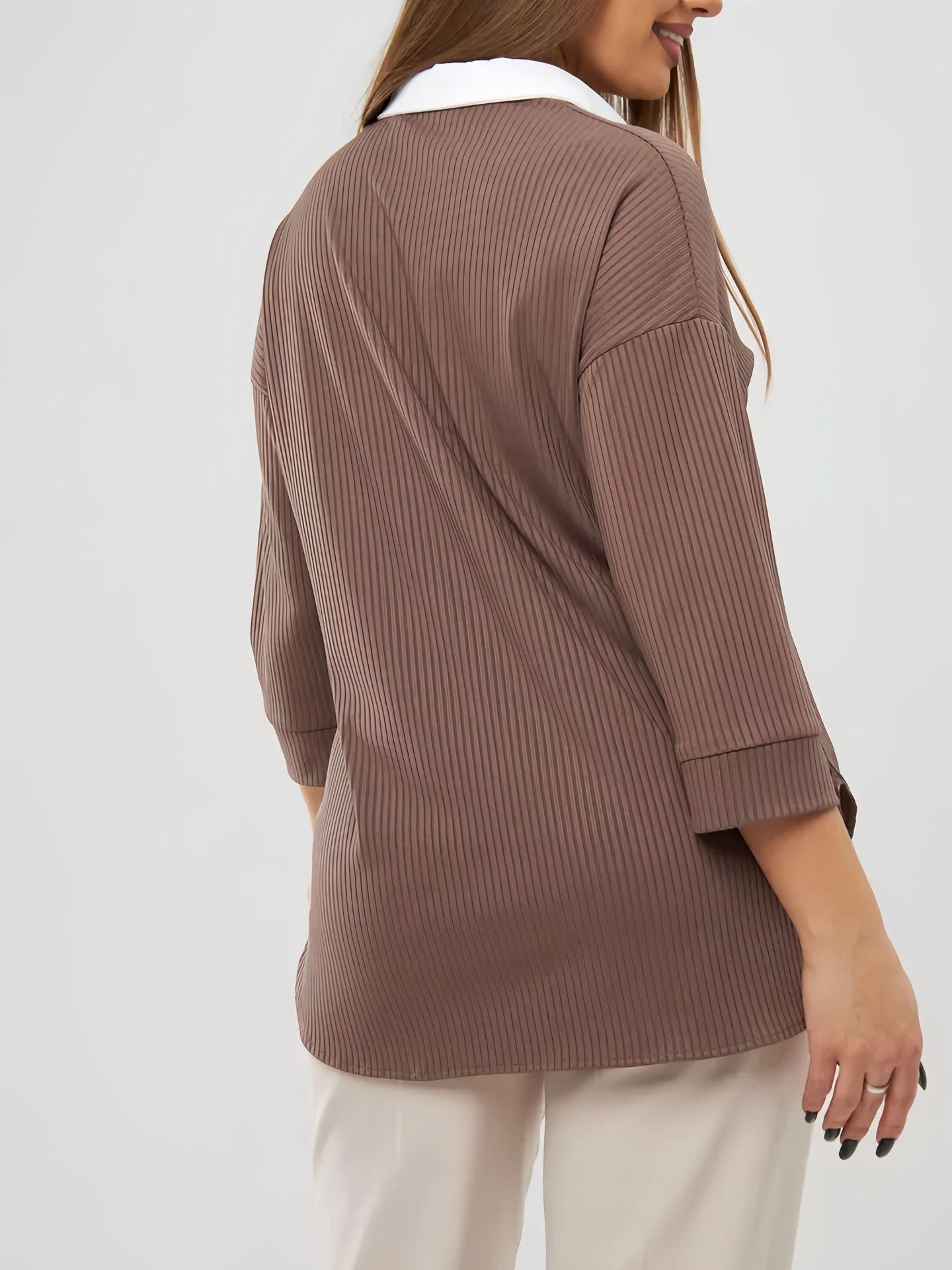 Dame Elegant Bluse med flot Krave og fine Ribbestruktur Detaljer Stilla