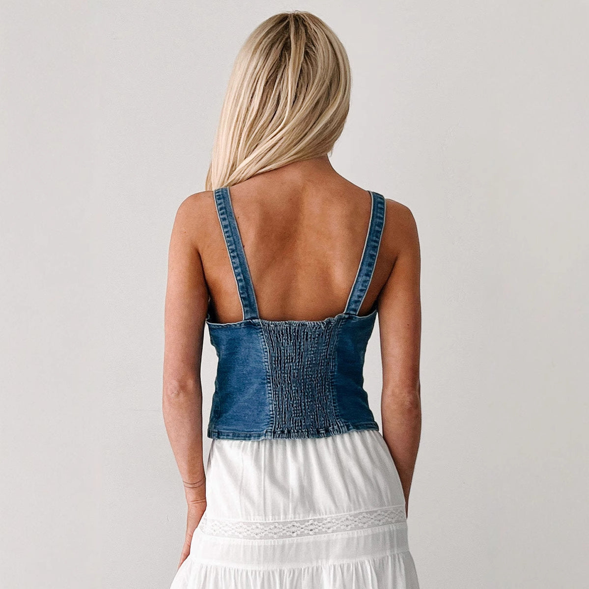 Dame Denim-Top med dyb V-udskæring og knaplås Stilla