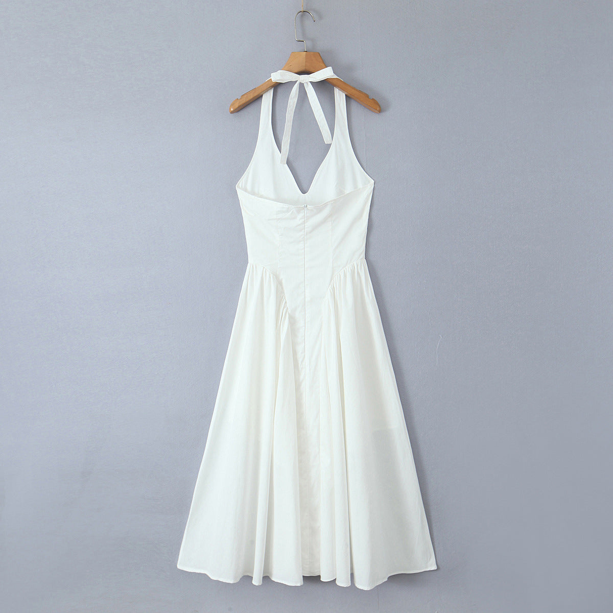 Dame A-line kjole med dyb V-udskæring og svingende nederdel Stilla