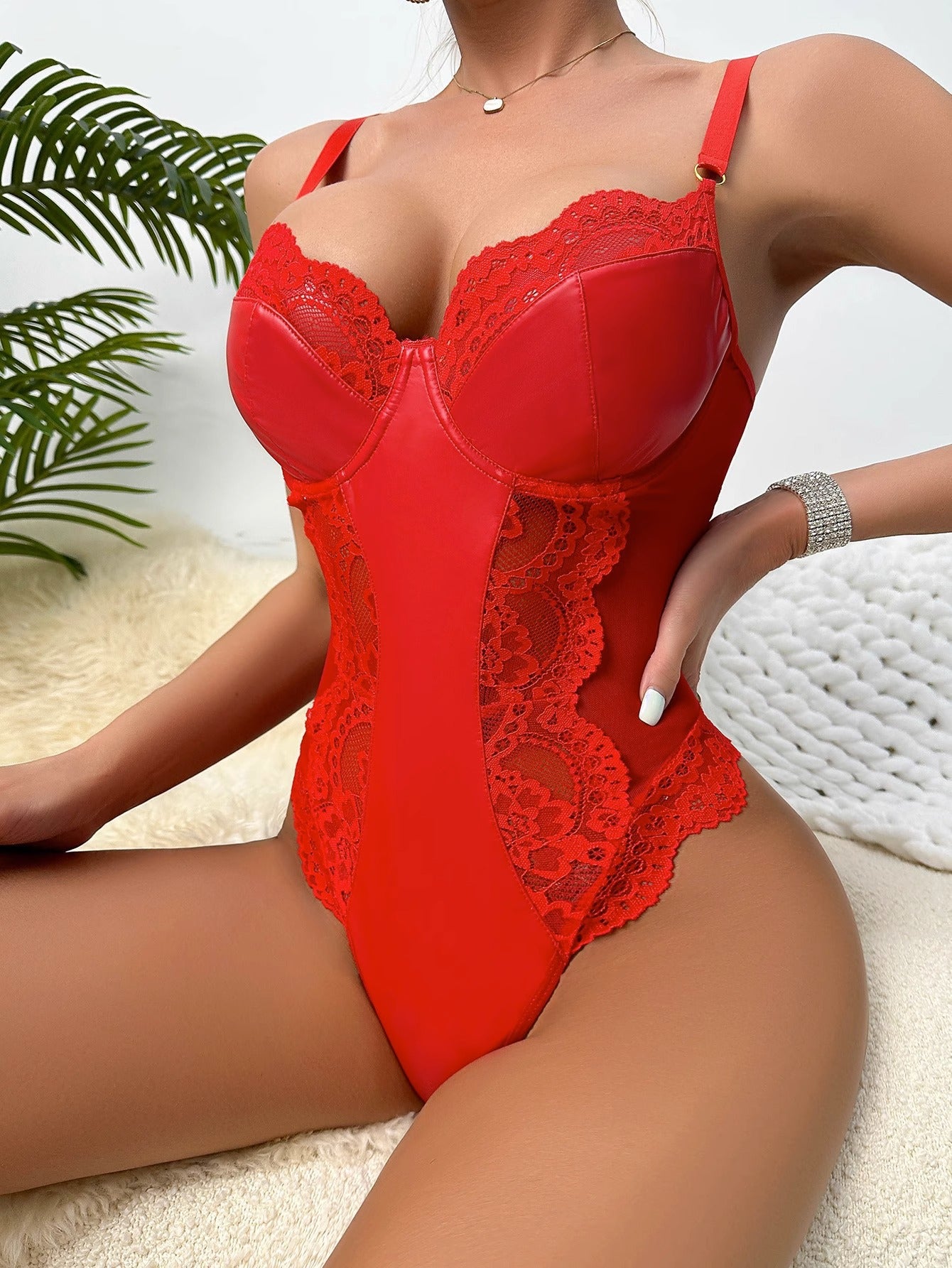 Dame Spidskant-Mesh-Bodysuit Stilla