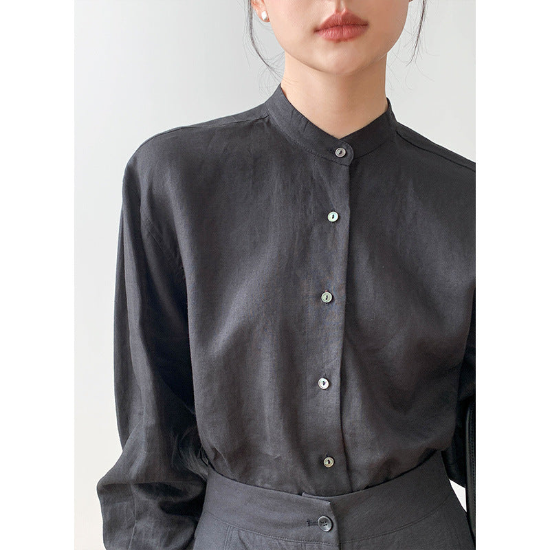 Dame afslappet langærmet skjorte med knapdetaljer og mandarin-krave Stilla