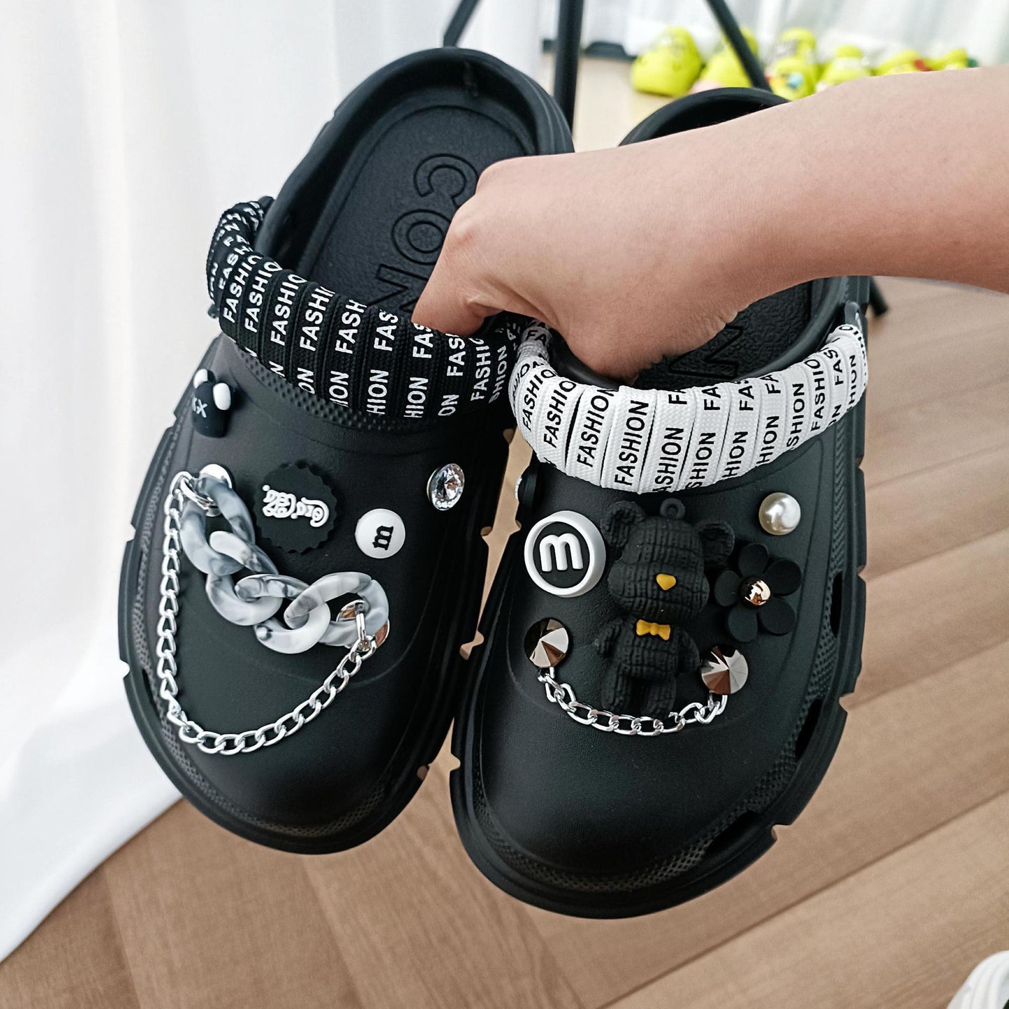 Dame Dekorative Mode Clogs med unikke applikationer Stilla