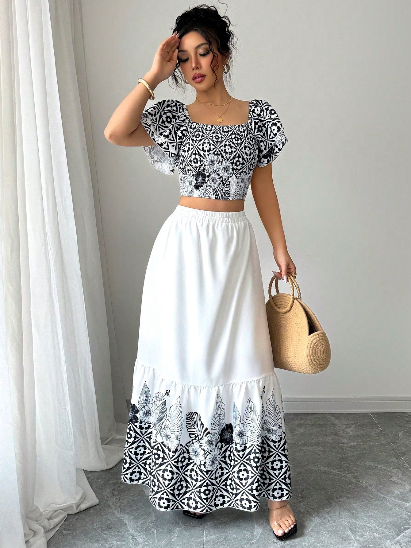 Dame Crop-Top og Maxi-Nederdel Sæt med blomsterlige accenter Stilla