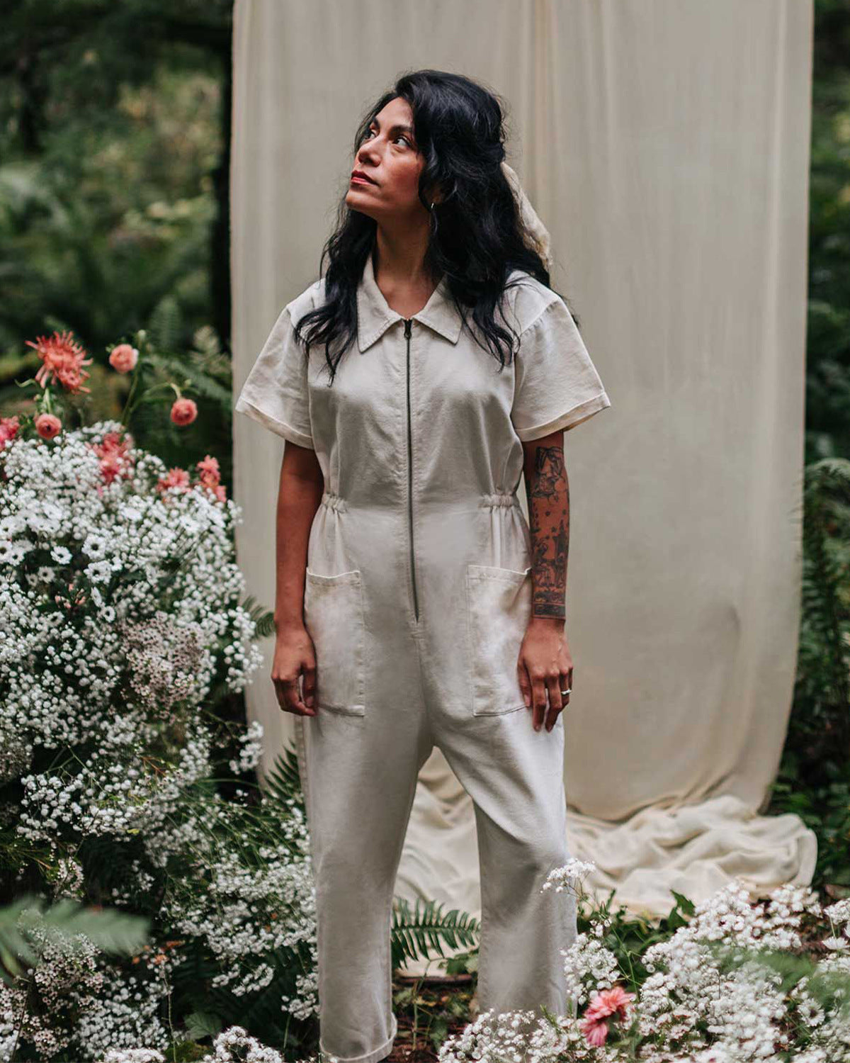 Dame mode jumpsuit med praktisk lynlås og sidelommer Stilla