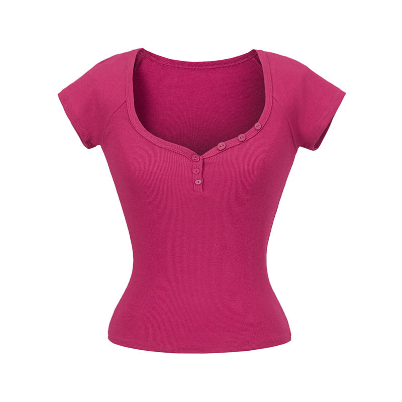 Dame figursyet top med knapbar rund halsudskæring og fin ribstruktur Stilla