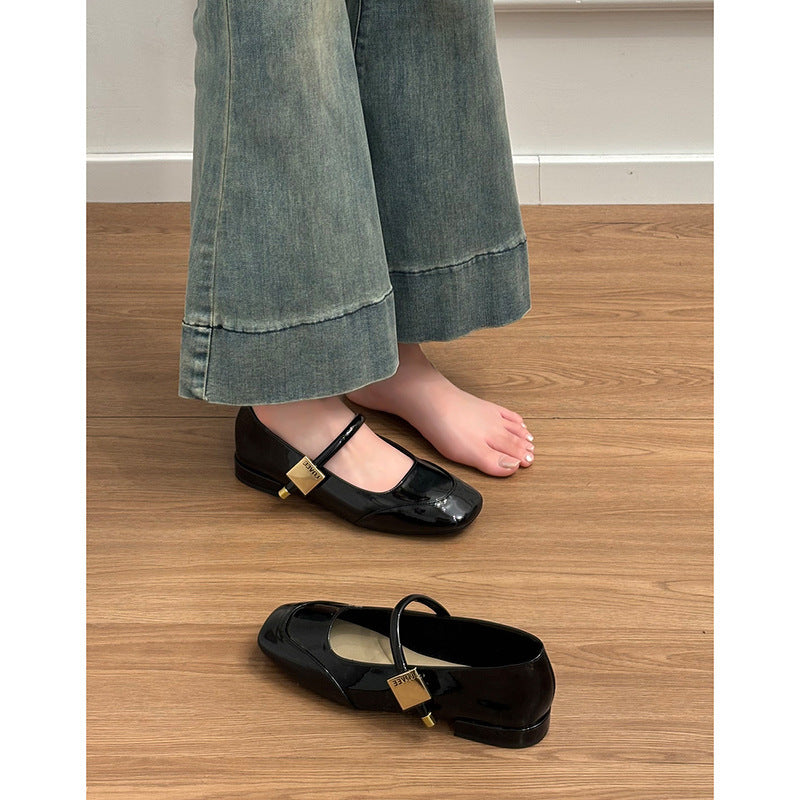 Dame Elegant Square Toe Mary Jane Ballerinaer med dekorative gyldne accenter Stilla