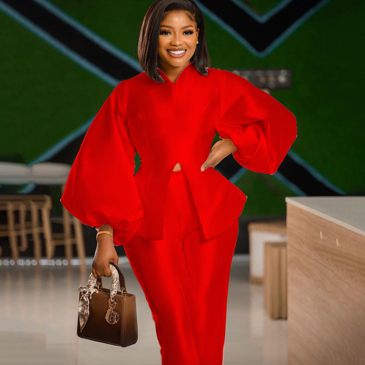 Dame elegant ensemble med voluminøse ærmer og slank silhuet Stilla