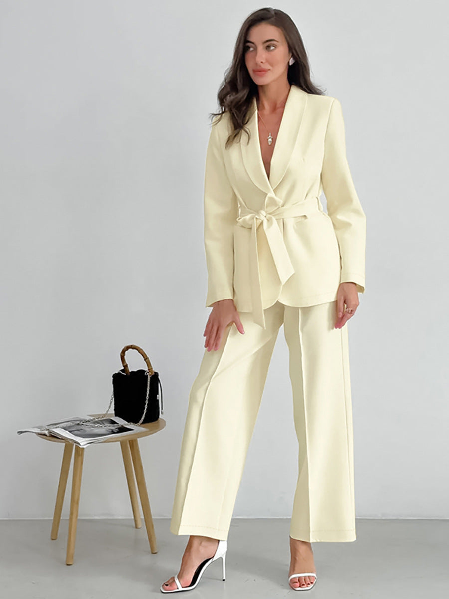 Dame elegant blazer- og bukseensemble med tætsiddende snit og bredt ben Stilla