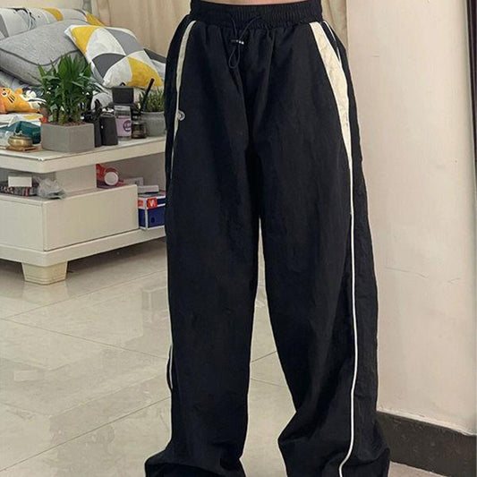 Dame afslappede high-waist cargo trackpants med justerbar talje og praktiske sidelommer Stilla