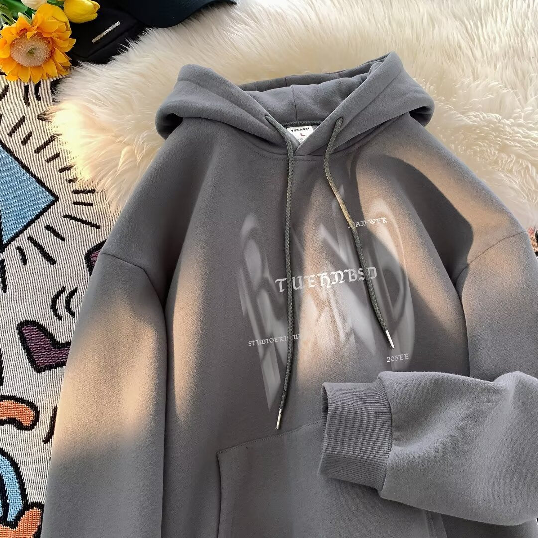 Dame afslappet hættetrøje med unikt grafisk print Stilla