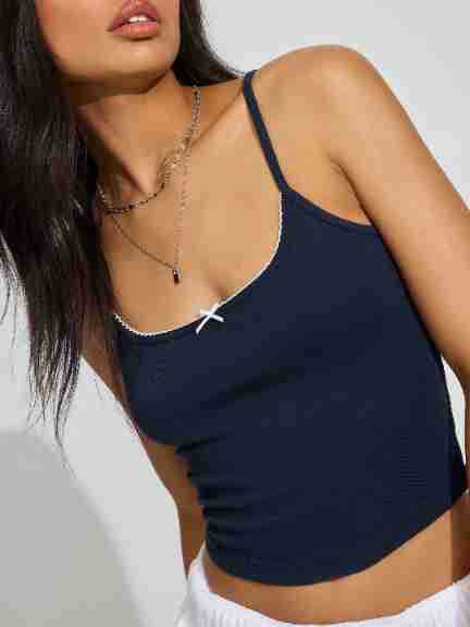 Dame Crop-Top med spidse stropper og raffineret detalje Stilla