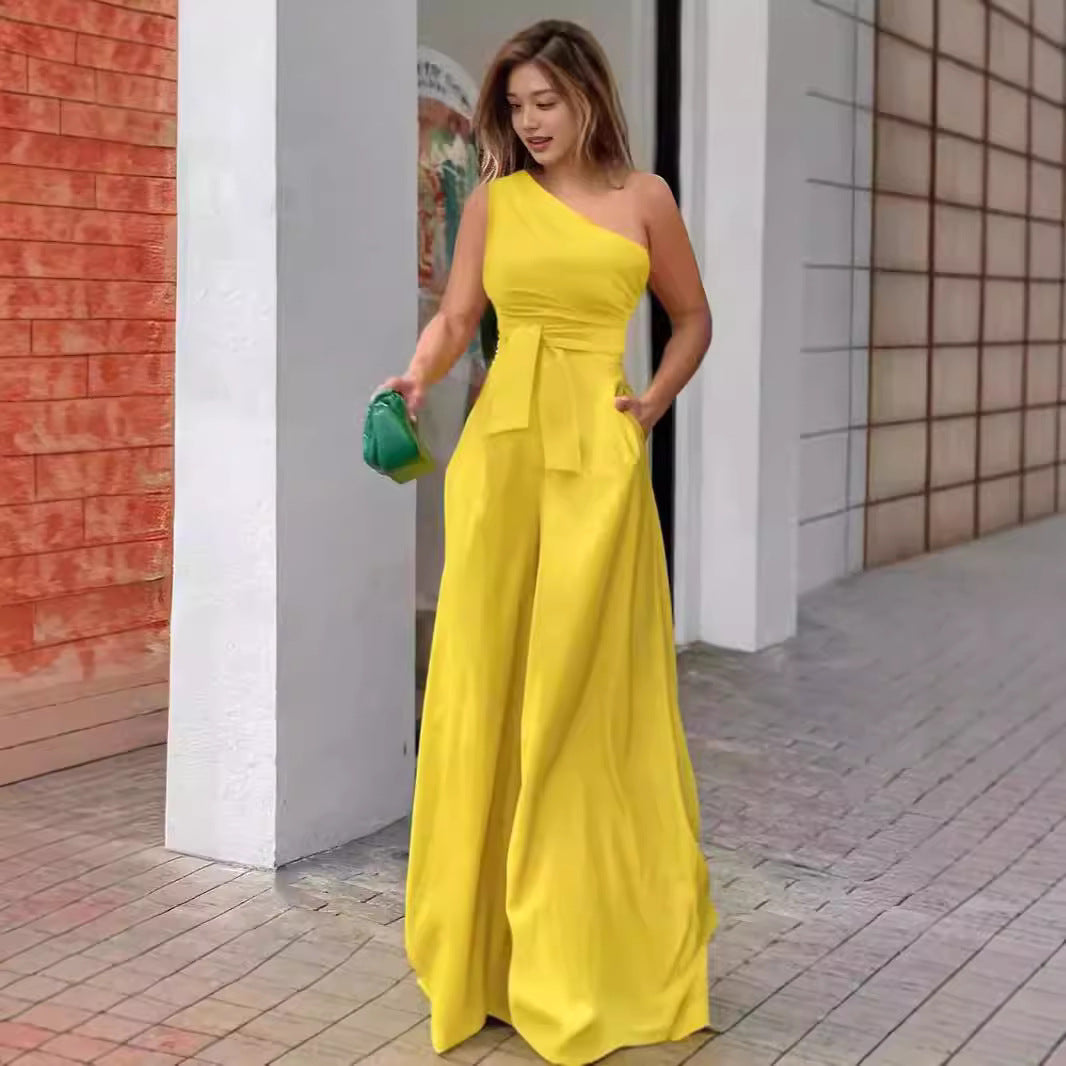 Dame Elegant Én-delt med asymmetrisk strop og flydende stof Stilla