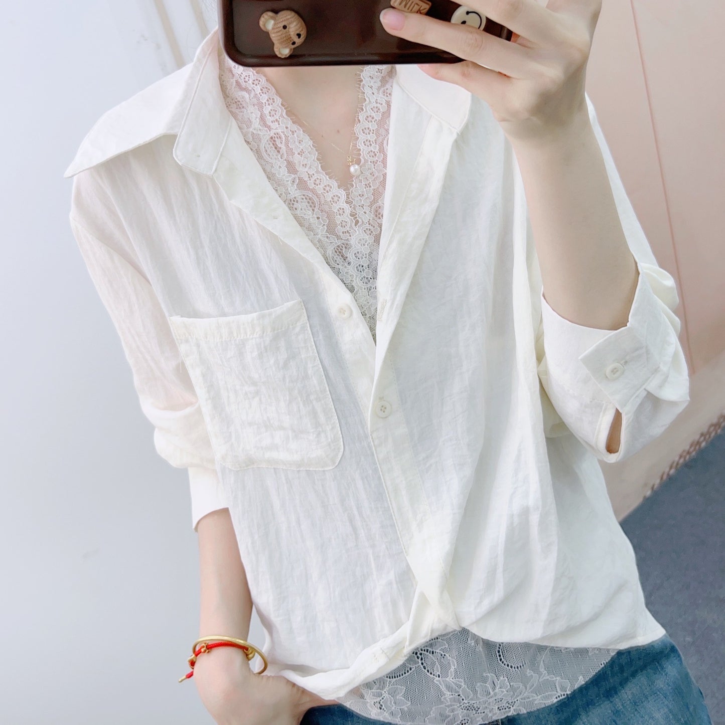 Dame elegant bluse med fine spidse detaljer og afslappet snit Stilla