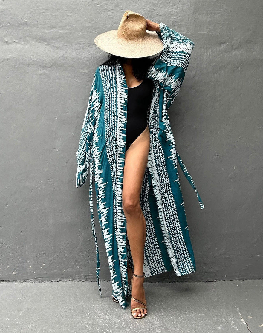 Dame elegant kaftan med legende batikmønster Stilla