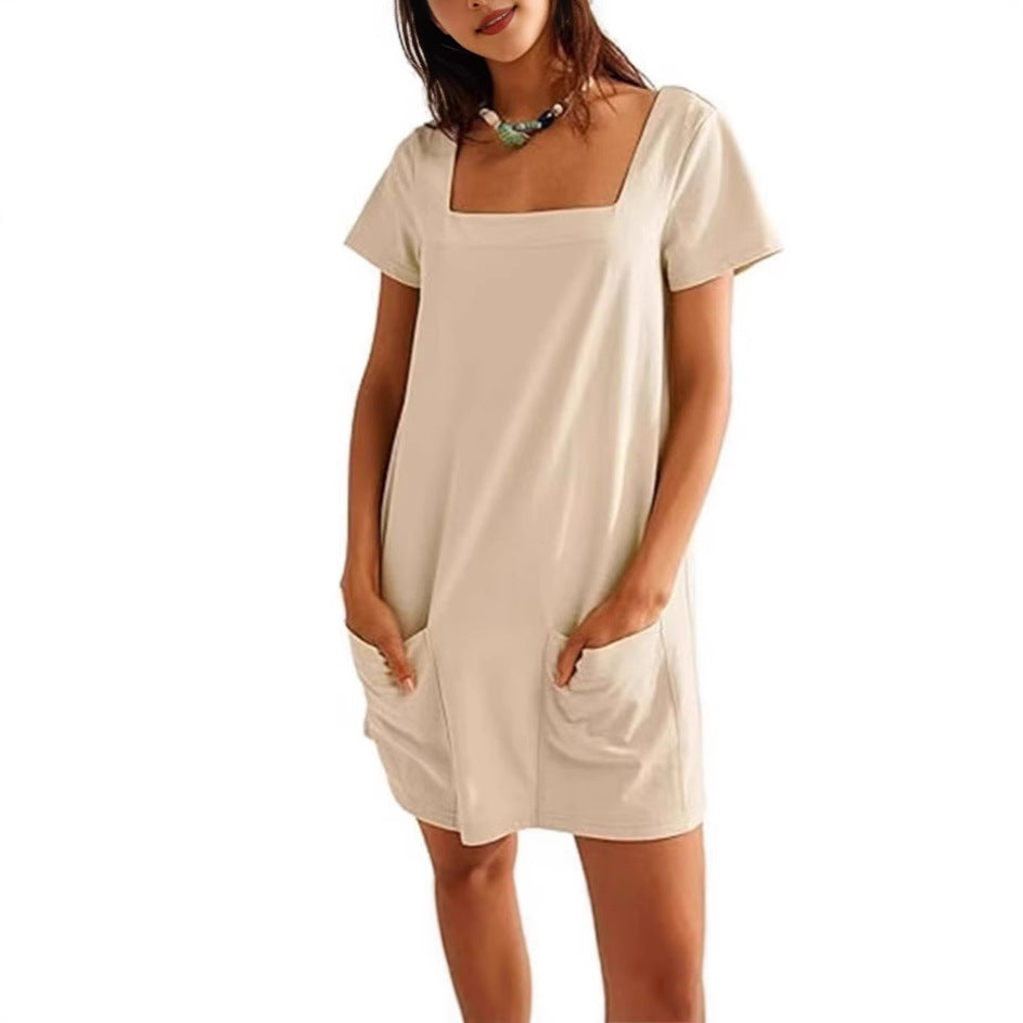 Dame afslappet kortærmet kjole med kvadratisk udskæring og praktiske lommer Stiila