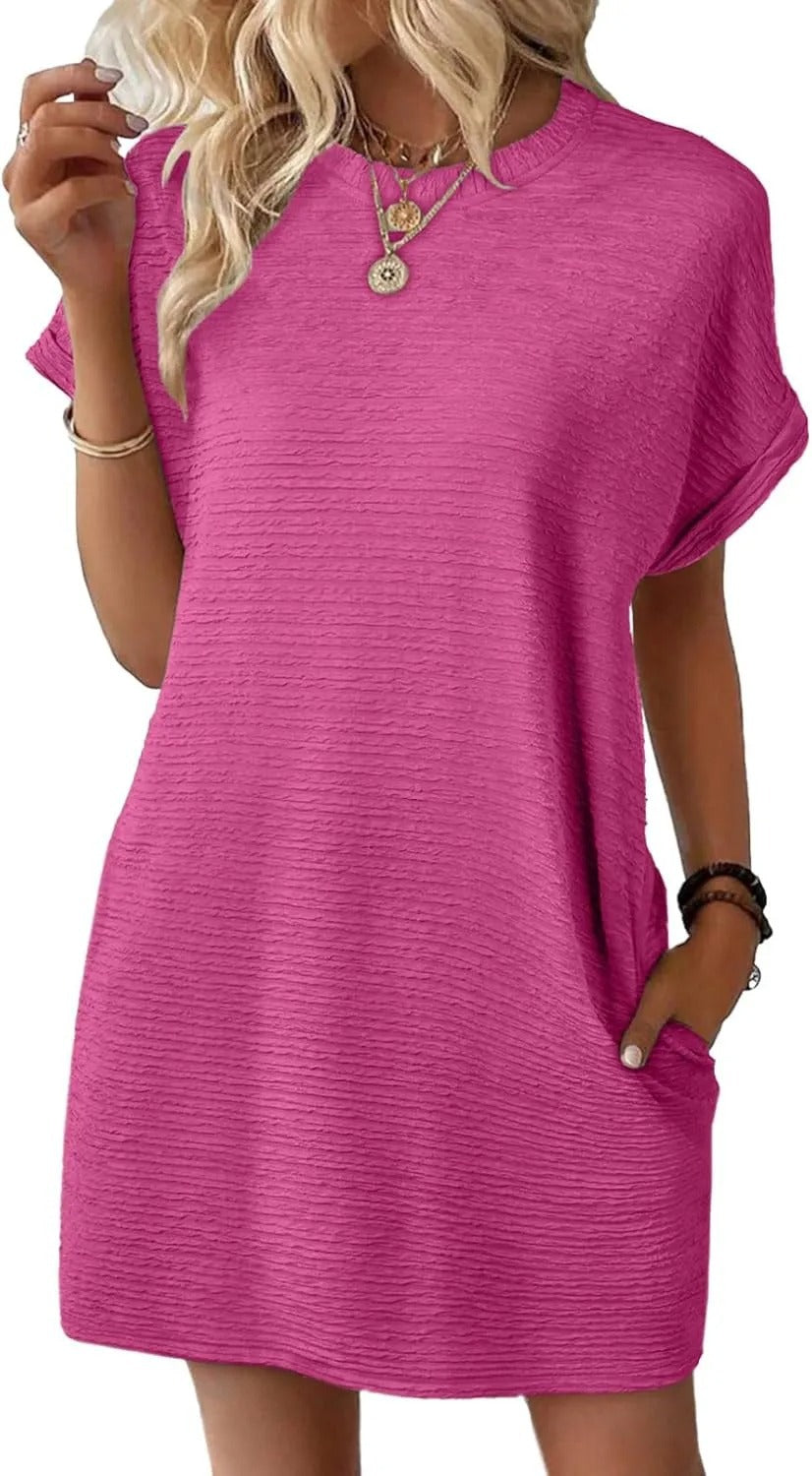 Dame afslappet kortærmet kjole med indvævet teksturmønster og praktiske lommer Stilla