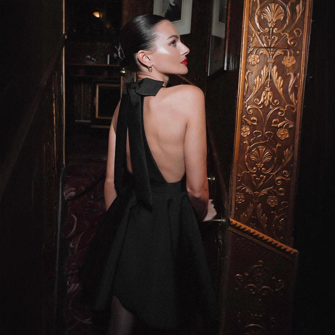 Dame Elegant Halterneck Kjole med voluminøst Skørt Stilla