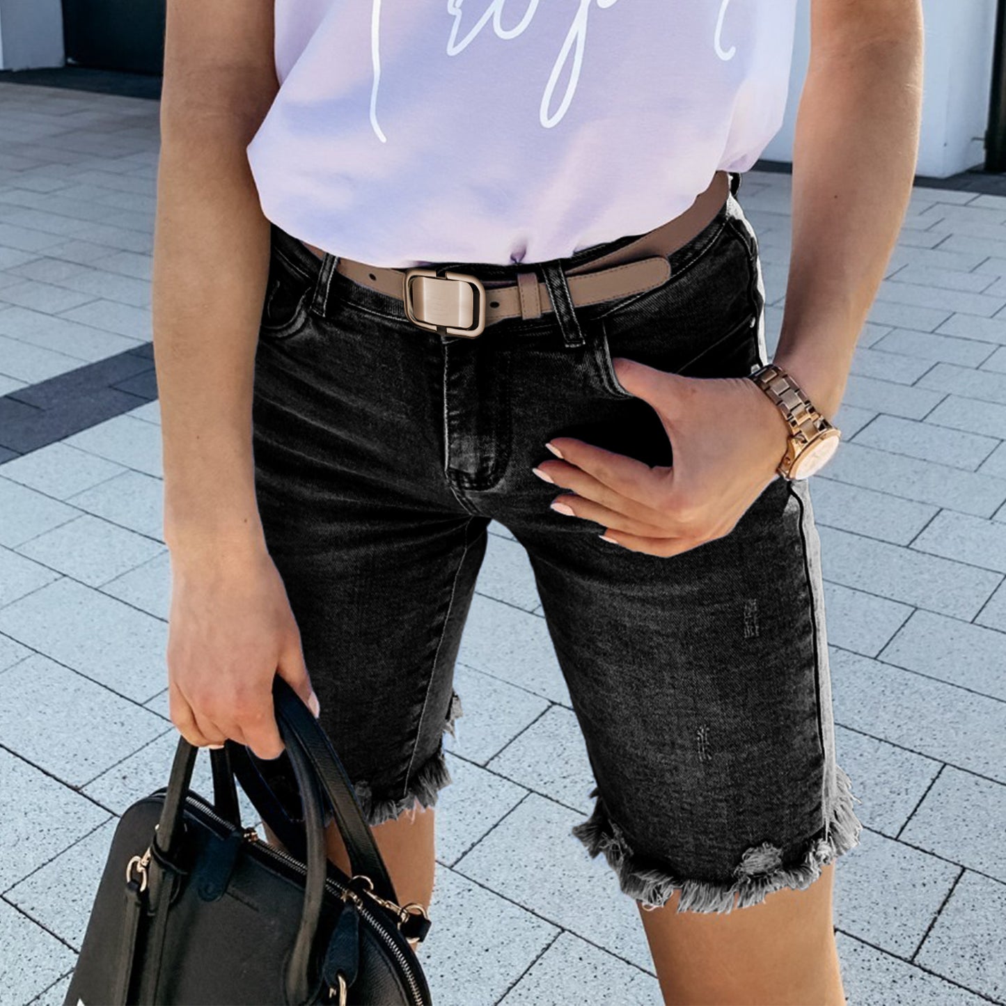 Dame Destroyed Denim-Shorts med frynsede sømme og sideliste Stilla