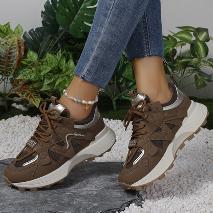 Dame Sporty Sneakers med åndbar mesh-overflade og struktureret design Stilla