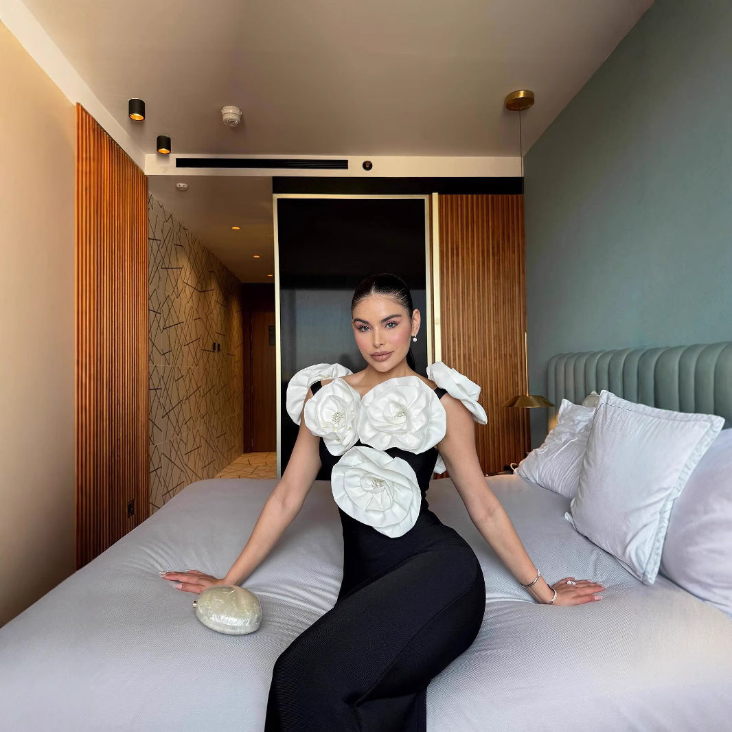 Dame elegant cocktailkjole med voluminøse blomsterdetaljer Stilla