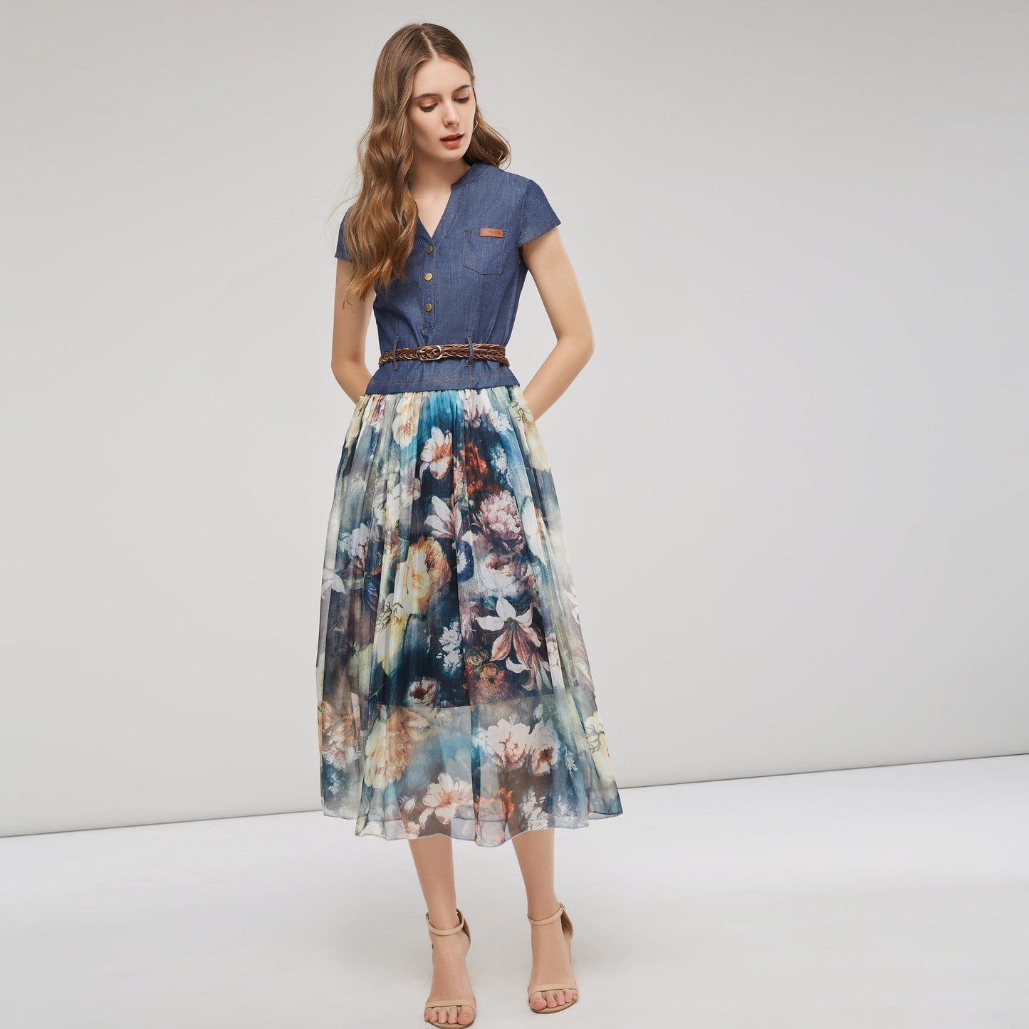 Stilla | Elegant Patchwork Print Stropkjole Midi Kjole