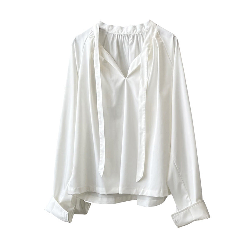 Dame elegant blouse med sløjfedetalje og fint satin-finish Stilla