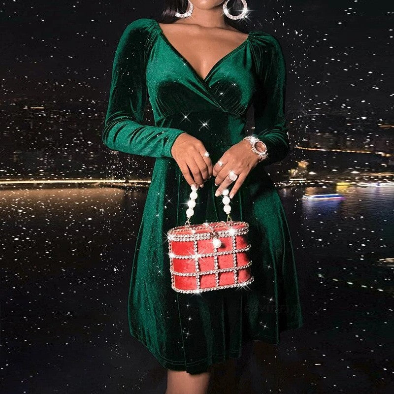 Dame A-formet kjole med elegant indpakningseffekt og lange ærmer Stilla