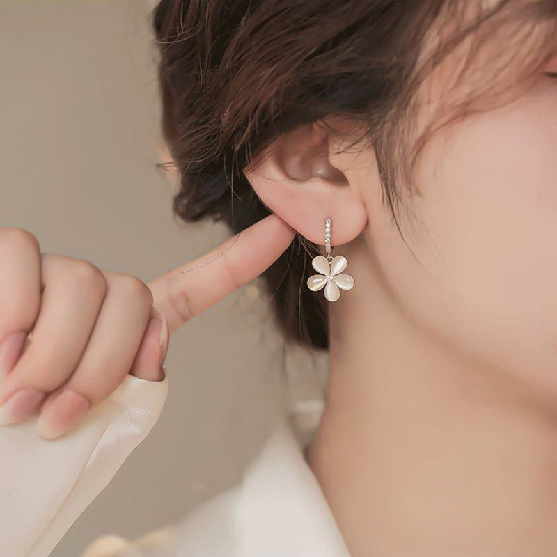 Stilla | Flawless Petal Opal Øreringe