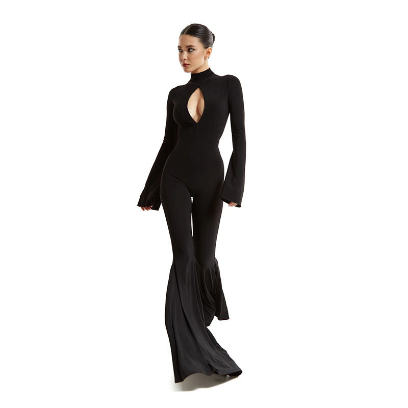 Dame figursyet jumpsuit med flot udskæring og vidde ben Stilla