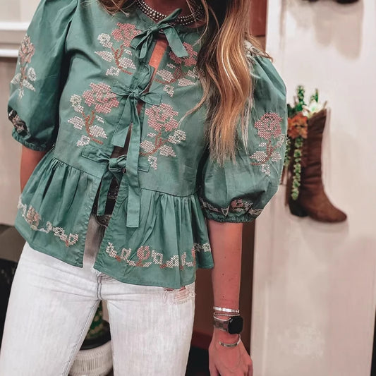 Dame elegant bluse med florale broderier og voluminøse ærmer Stilla