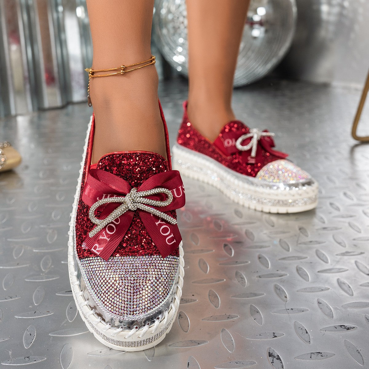 Dame Glamourøse Slip-On Sneakers med glitrende strass-applikationer Stilla