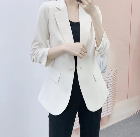 Dame Elegant Businessblazer med figursyet snit og praktiske lommer Stilla