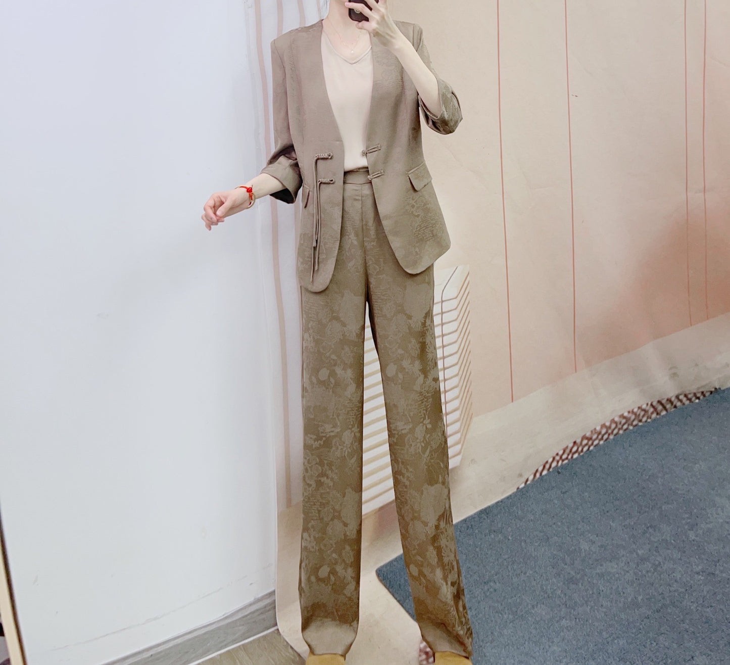 Dame Elegant blazer-buks-sæt med blomster mønster og dristige detaljer Stilla