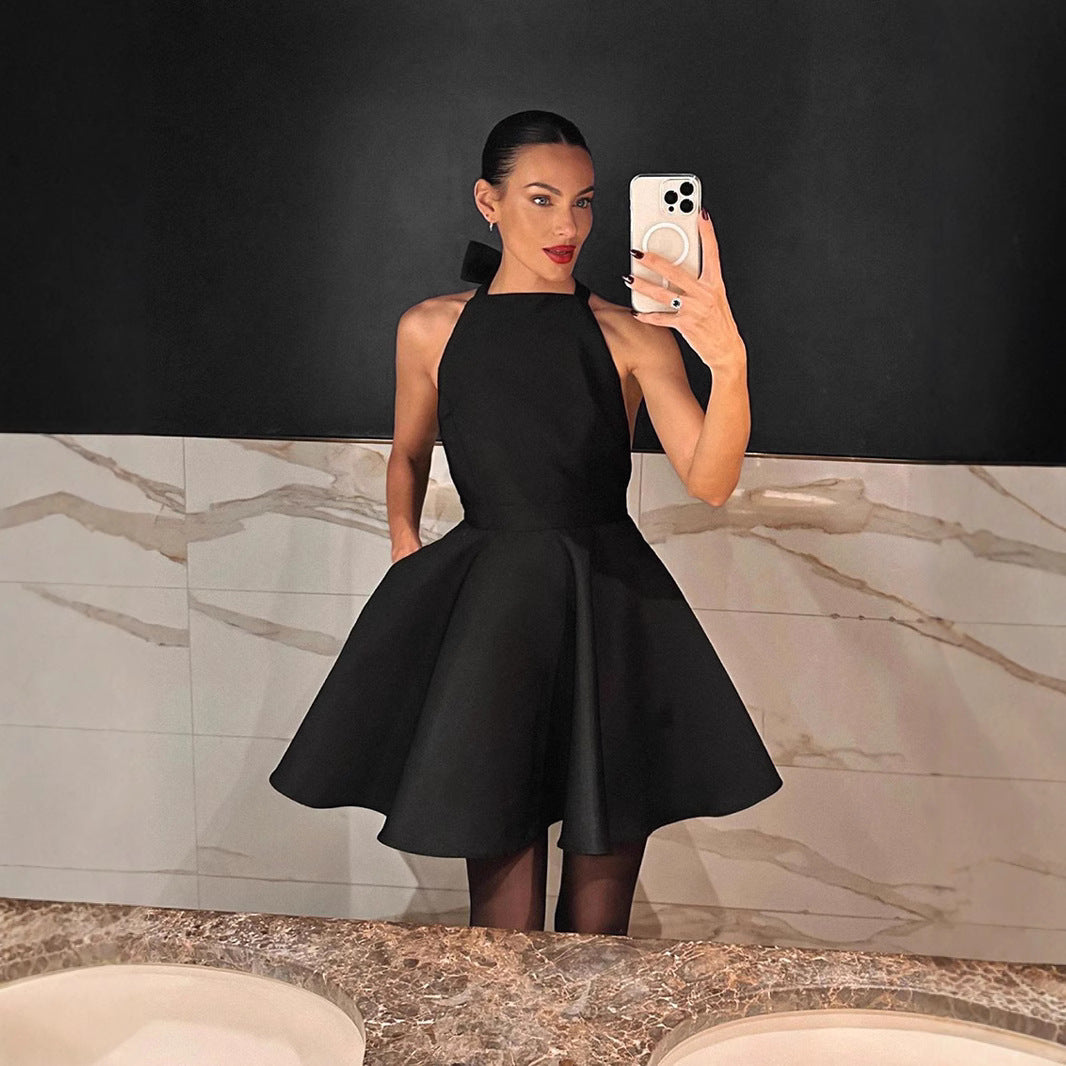 Dame Elegant Halterneck Kjole med voluminøst Skørt Stilla