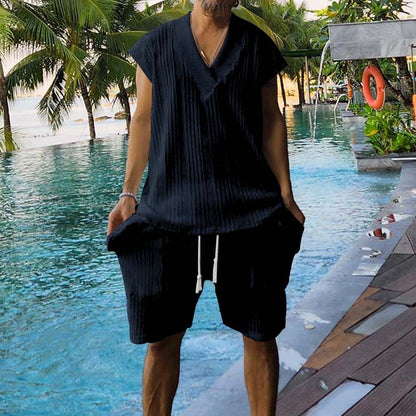 Herrer afslappet sommer-outfit med V-udskæringer og brede shorts Stilla