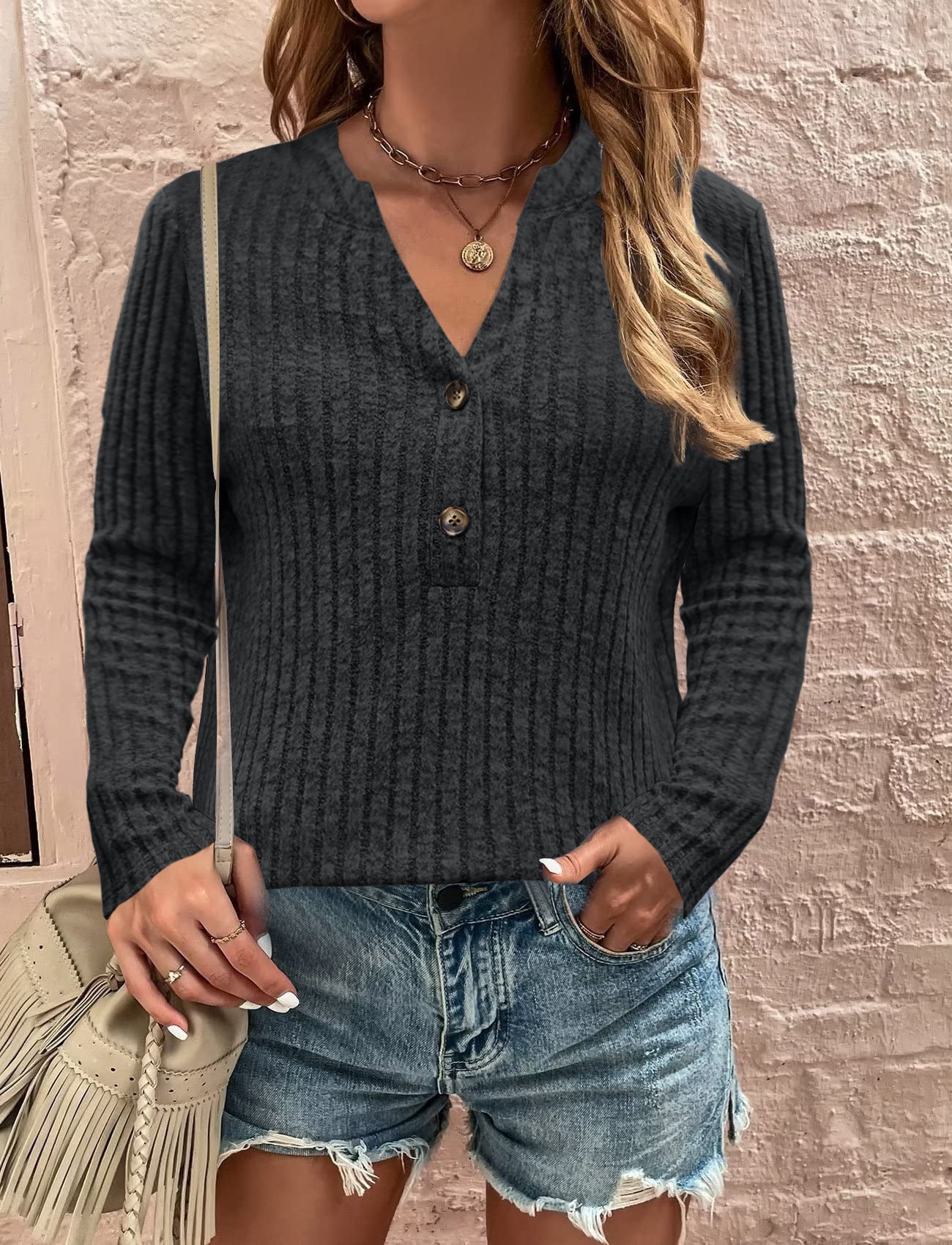 Dame afslappet langærmet skjorte med struktureret ribdesign og praktiske knapper Stilla