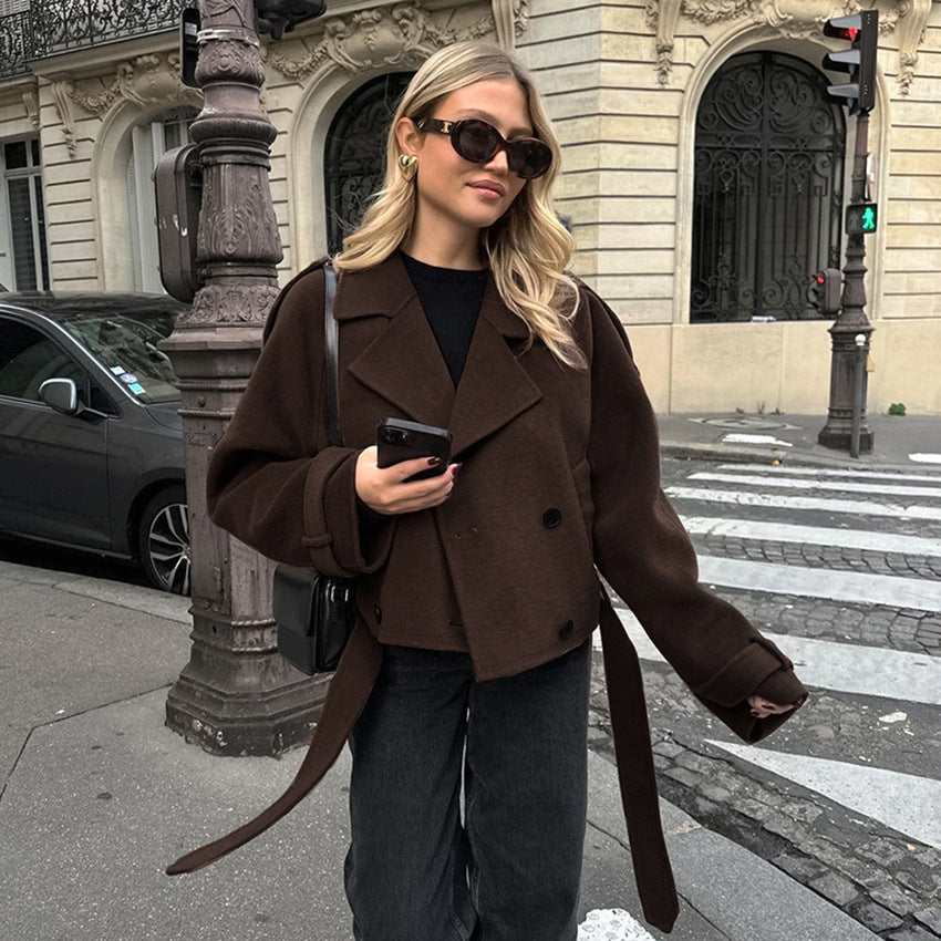 Dame Cropped Uldjakke med klart design og markerede skuldre Stilla