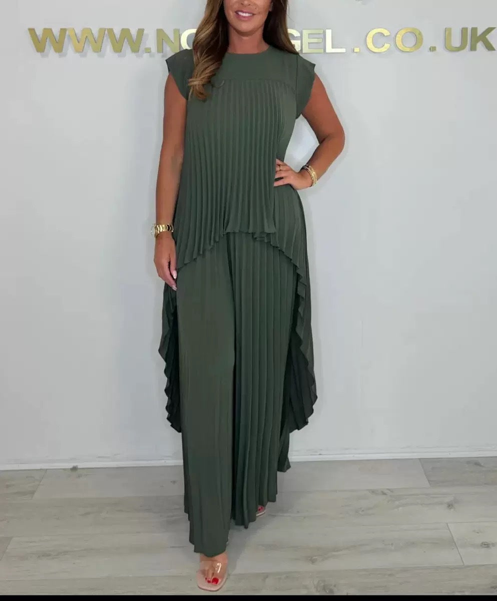 Dame Plisseret Jumpsuit med flydende snit og asymmetrisk design Stilla
