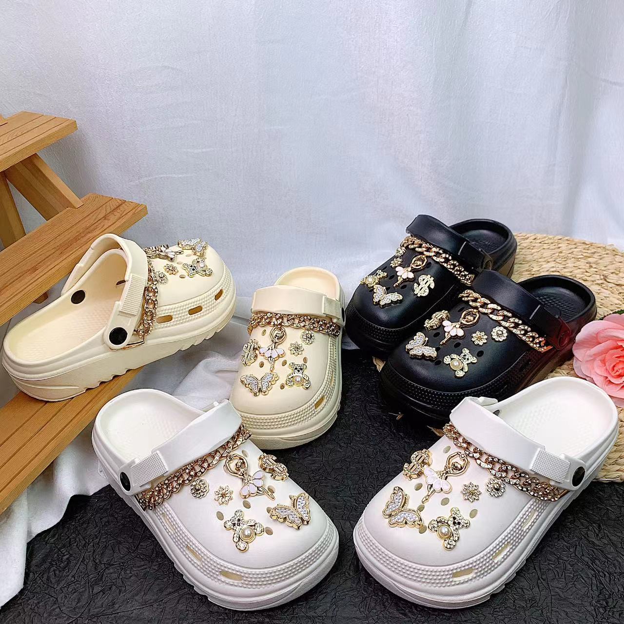 Dame Dekorerede Clogs med Glamourøse Smykke Detaljer Stilla