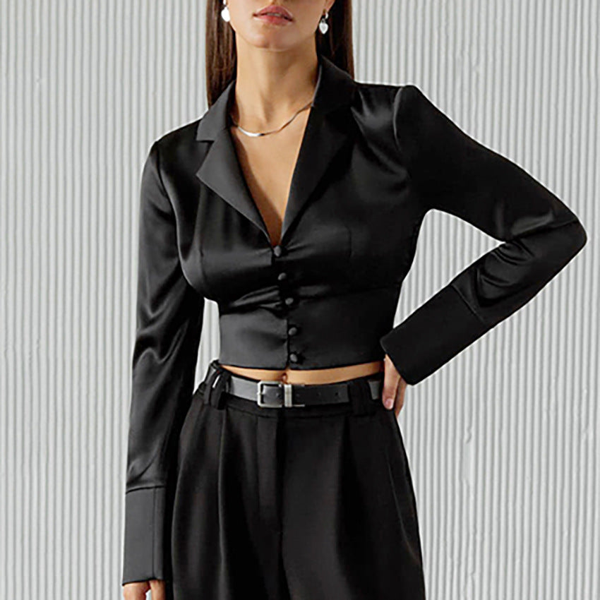 Dame Elegant cropped bluse med klassisk krave og knapdetalje Stilla