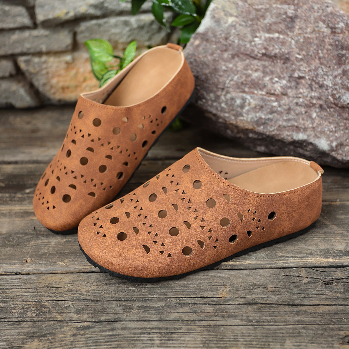 Dame Åben-Tøfler med perforeret design og komfortabel såleform Stilla