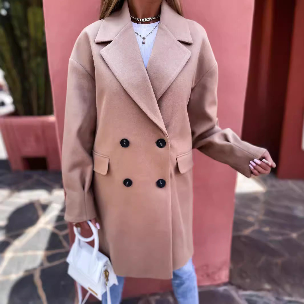 Dame elegant dobbeltknapfrakke med oversized snit og stilfulde detaljer Stilla