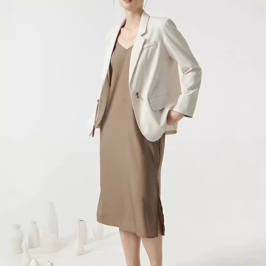 Dame elegant blazer-kjole kombination med raffineret snit og diskrete detaljer Stilla