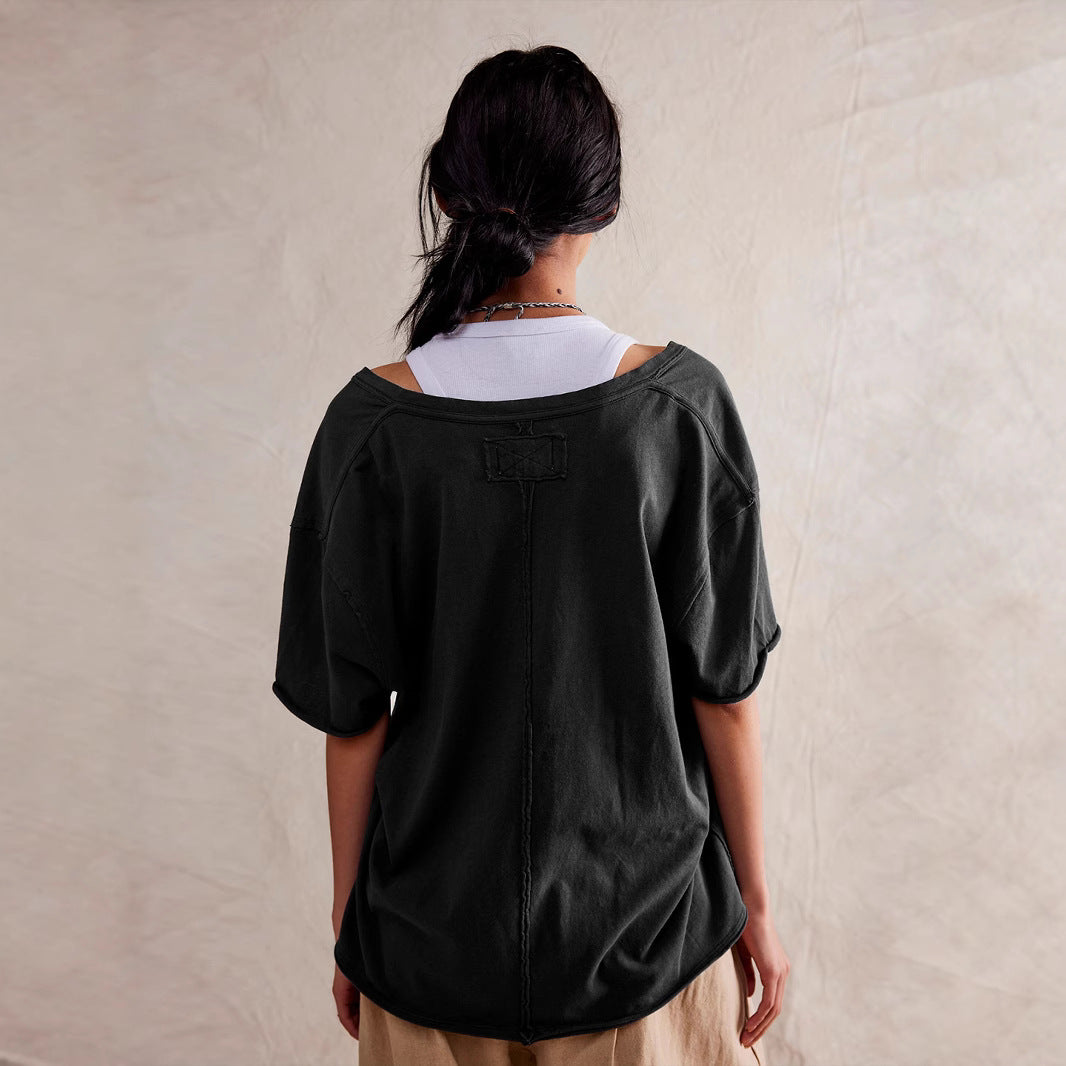 Dame afslappet oversized T-shirt med dyb V-udskæring og fine spidse accenter Stilla