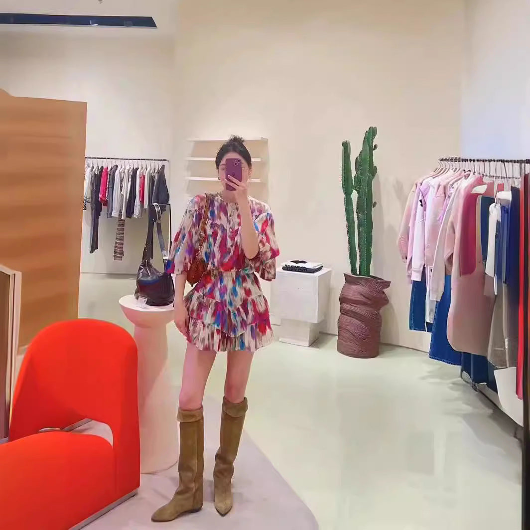 Dame afslappet bluse med uregelmæssigt mønster og dekorative knapdetaljer Stilla