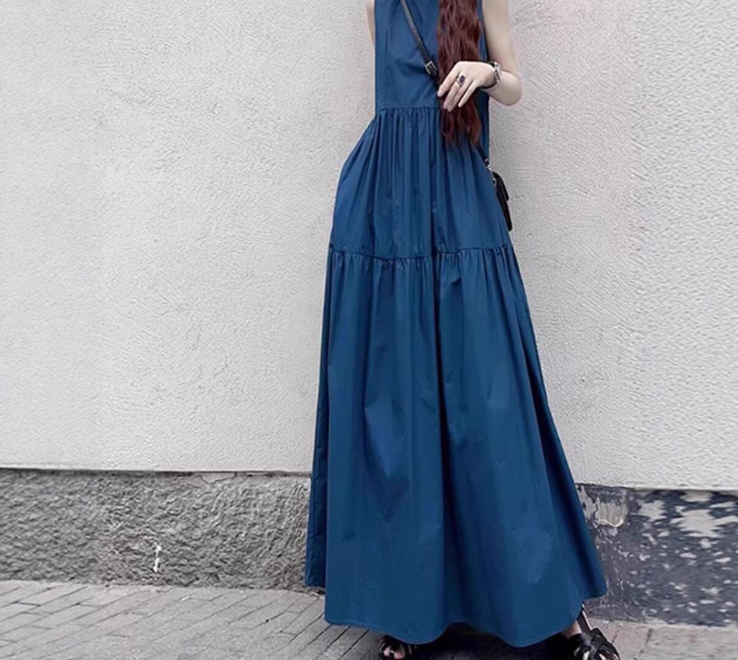 Dame afslappet maxikjole med voluminøs nederdel og asymmetrisk design Stilla