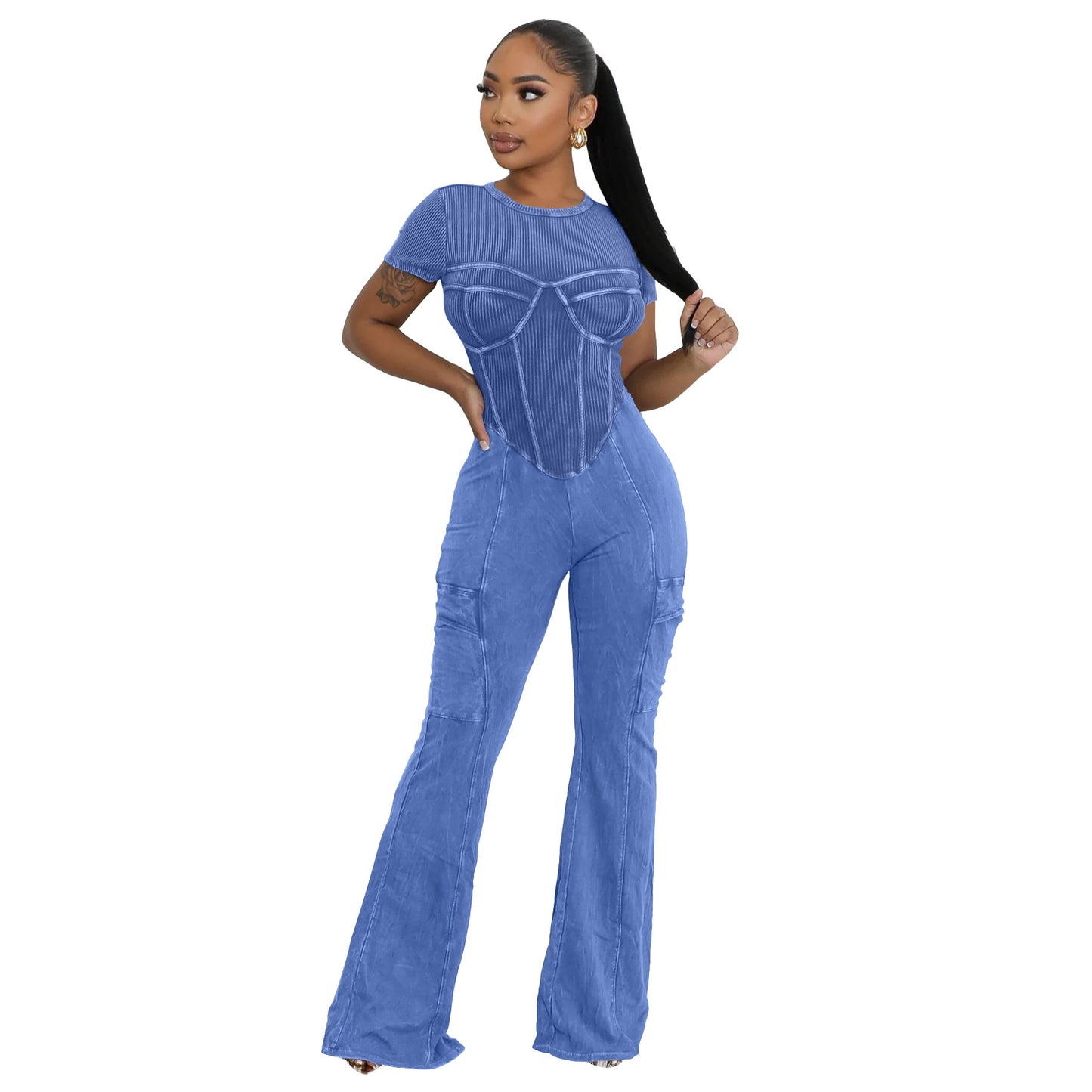 Dame figurtilpasset Jumpsuit med innovative detaljer og skræddersyet design Stilla