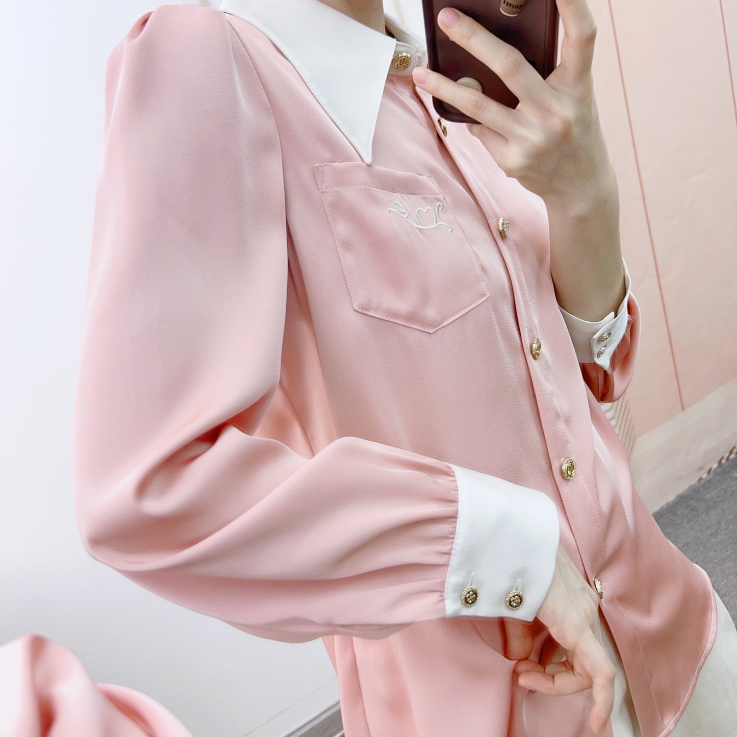 Dame Elegant Bluse med høj kvalitet Krave og dekorative Knapdetaljer Stilla